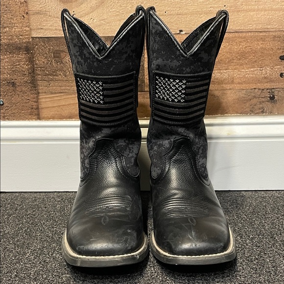Men\'s Black Western Pull-On Boots with American Flag Accent